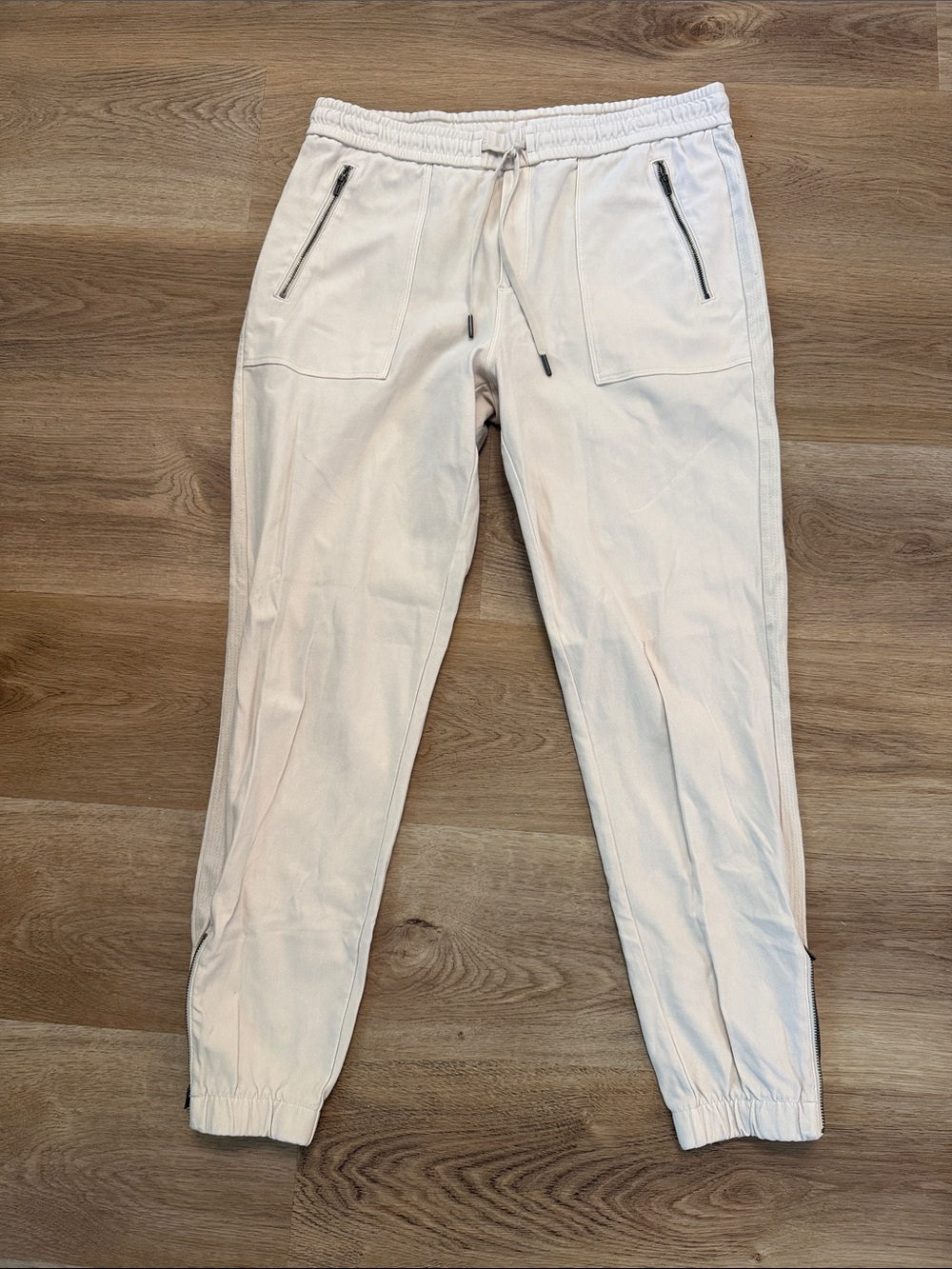 Athleta Alabaster White Drawstring Jogger Pants with Zip Pockets size 10